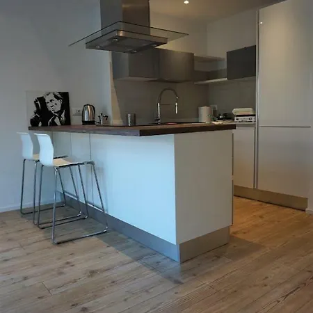 Nest In The * 的里雅斯特